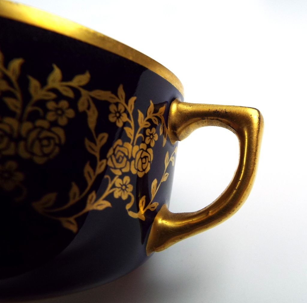 ANTIQUE GERMAN PORCELAIN TEA COFFEE CUP AND SAUCER BY FRAUREUTH HAND