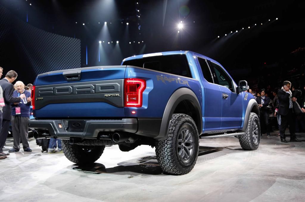 2017-ford-f-150-raptor-rear-three-quarte
