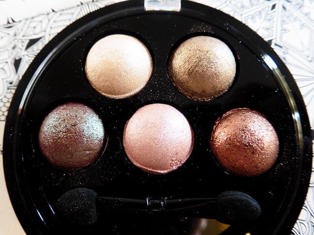  photo Makeup-Revolution-Baked-Eyeshadows-pure-and-innocent_zpsc6nxyeng.jpg