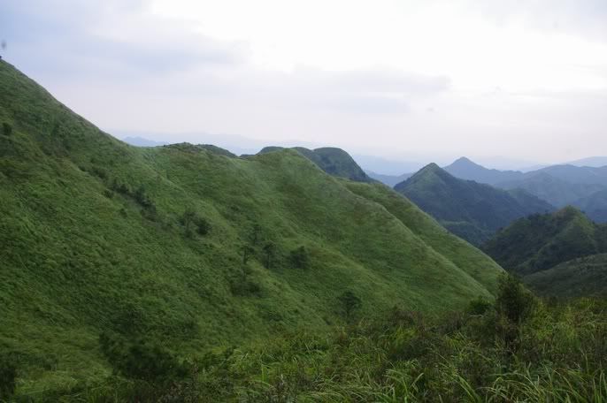 东北部莲花山脉之韩山1042 风芒嶂1068 绝望嶂1000—广东300千米高山