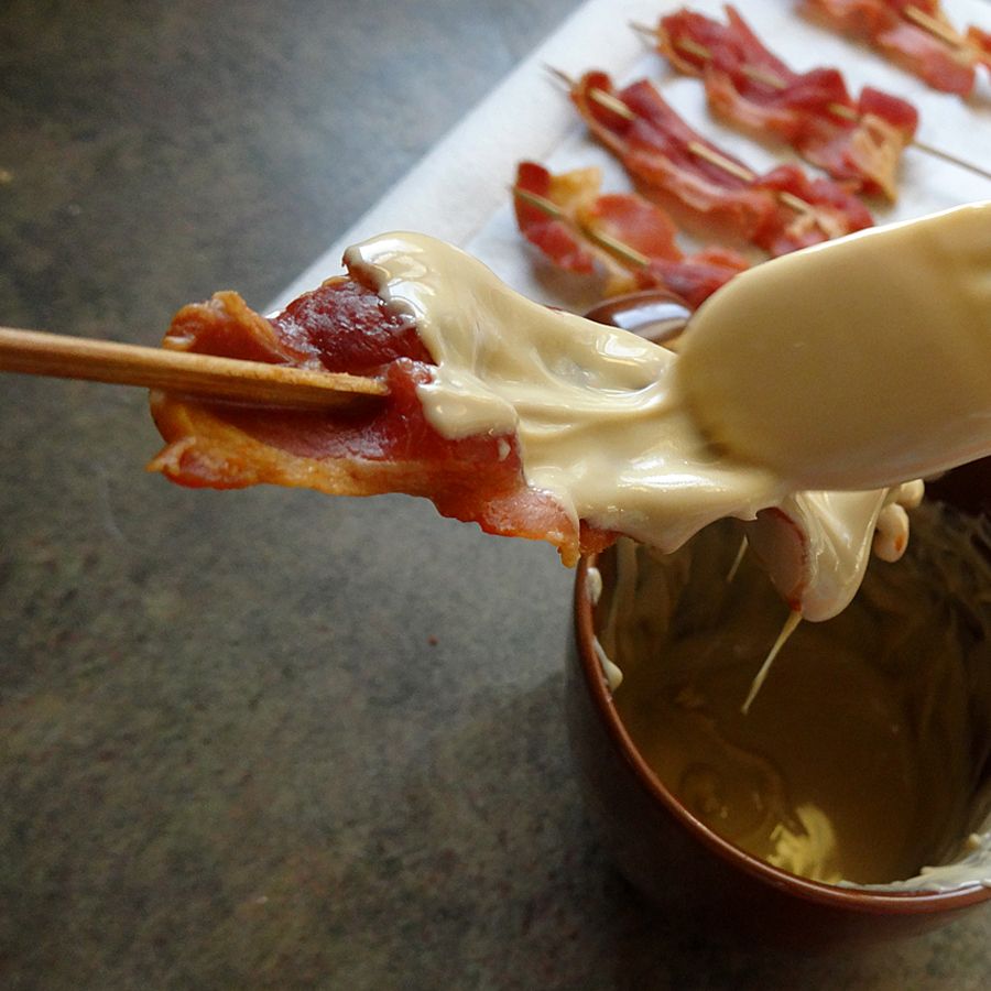 Cover the bacon with white chocolate