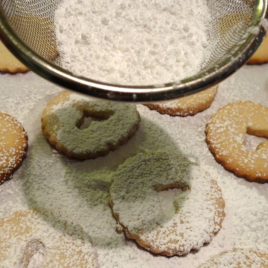 dust cookies with icing sugar