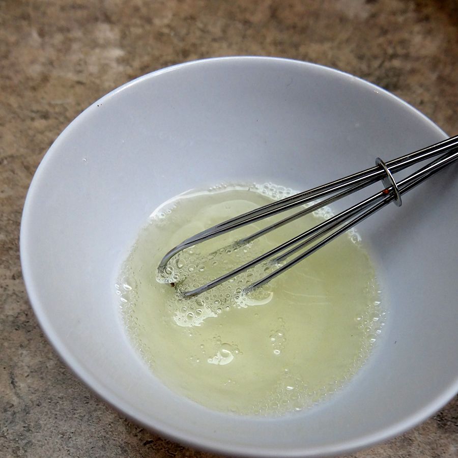 Egg whites whisk