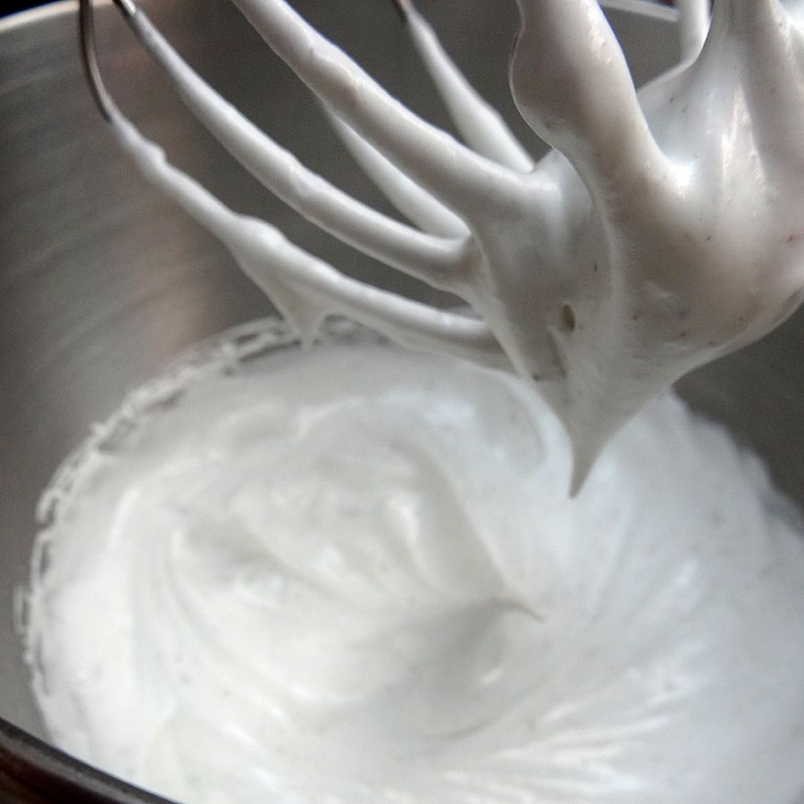 Raw meringue