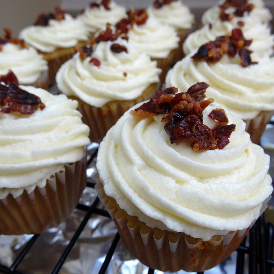 maple bacon cupcakes